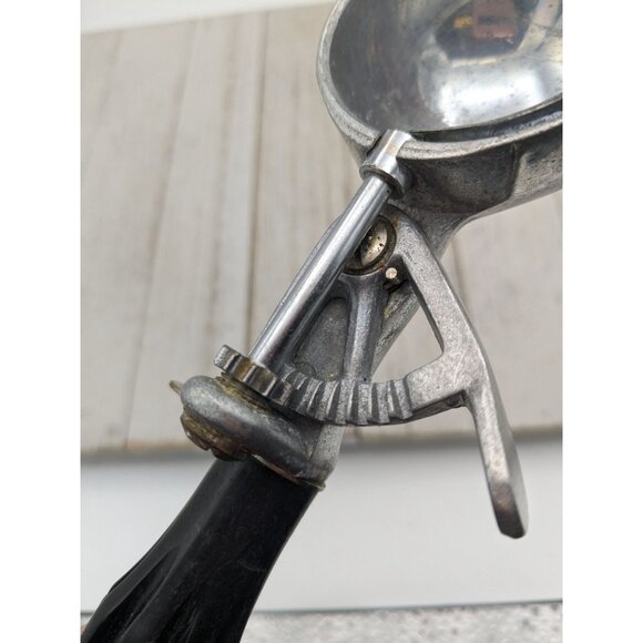 Peerless Metal Ice Cream Scoop Black Handle - Picture 9 of 9
